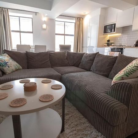 The New52 Oxford By 360Stays - Bespoke 2 Bed Luxury Apartment In The Heart Of Oxford City Centre With Parking エクステリア 写真