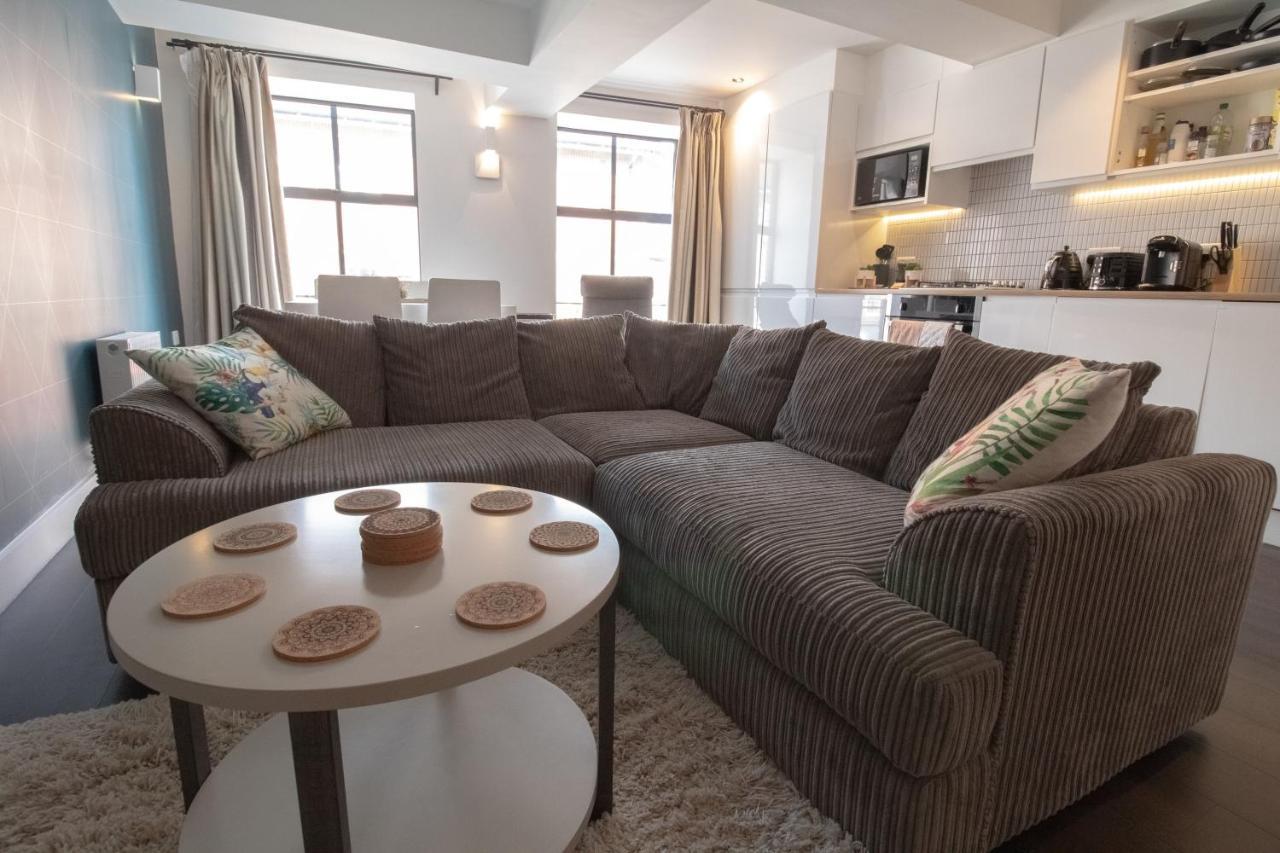The New52 Oxford By 360Stays - Bespoke 2 Bed Luxury Apartment In The Heart Of Oxford City Centre With Parking エクステリア 写真