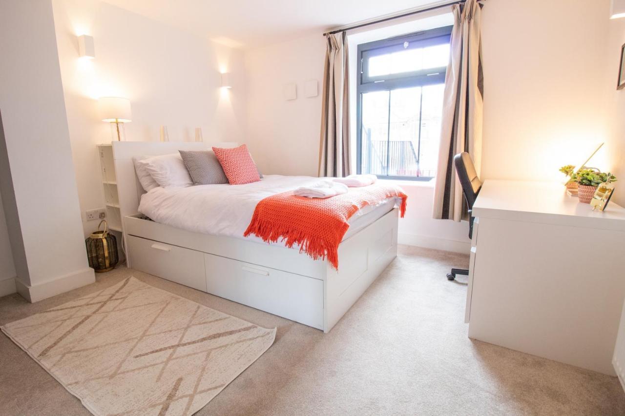 The New52 Oxford By 360Stays - Bespoke 2 Bed Luxury Apartment In The Heart Of Oxford City Centre With Parking エクステリア 写真